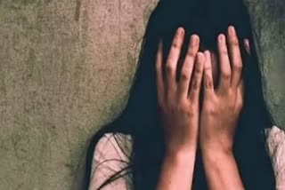 Sexual harassment of Bangladeshi student  West Bengal news updates  latest news in West Bengal  വിദ്യാര്‍ഥിയെ ലൈംഗിക പീഡനത്തിനിരയാക്കി  ലൈംഗിക പീഡനത്തിനിരയാക്കി  ലൈംഗിക പീഡനം  സര്‍വകലാശാല പ്രൊഫസര്‍  ലൈംഗിക അതിക്രമം  വിദ്യാര്‍ഥിനി  പശ്ചിമ ബംഗാള്‍  സര്‍വകലാശാല  കാസി നസ്‌റുള്‍ സര്‍വകലാശാല