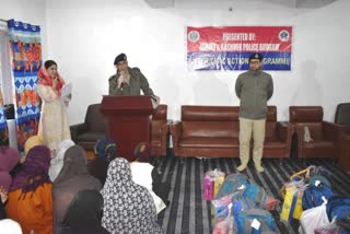 budgam-police-distributed-school-kits-and-clothes-among-underprivileged-girl-children