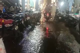 thousand water gallons flowed on roads in bhopal