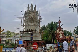 Muslim architect Azharuddin makes Dakshineshwar  Dakshineshwar like temple in South Kolkata  Dakshineshwar kali maa temple  ದಕ್ಷಿಣೇಶ್ವರ ಕಾಳಿ ದೇವಸ್ಥಾನ  ದಕ್ಷಿಣೇಶ್ವರ ಕಾಳಿ ದೇವಸ್ಥಾನ ಹೋಲುವ ಮತ್ತೊಂದು ಗುಡಿ  ನದಿಯ ಪೂರ್ವ ದಡದಲ್ಲಿರುವ ದಕ್ಷಿಣೇಶ್ವರ ಕಾಳಿ ದೇವಸ್ಥಾನ  ಮಾತೆ ಕಾಳಿ ದೇವಿಯ ಗೌರವಾರ್ಥ  ವಿಶ್ವಪ್ರಸಿದ್ಧ ದಕ್ಷಿಣೇಶ್ವರ ಕಾಳಿ ದೇವಾಲಯ  ಮುಸ್ಲಿಂ ಆರ್ಕಿಟೆಕ್​ನಿಂದ ದೇವಾಲಯ ನಿರ್ಮಾಣ  ವಾಸ್ತುಶಿಲ್ಪಗಾರ ಅಜರುದ್ದೀನ್  ಕೌನ್ಸಿಲರ್ ಬಪ್ಪಡಿತ್ಯ ದಾಸ್‌ಗುಪ್ತಾ