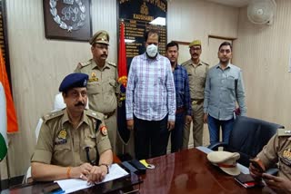 शार्प शूटर अब्दुल कवी के फरार भाई अब्दुल वली को पुलिस ने गिरफ्तार कर लिया.