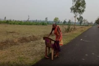 Odisha: Elderly woman walks barefoot to collect pension in Nabarangpur