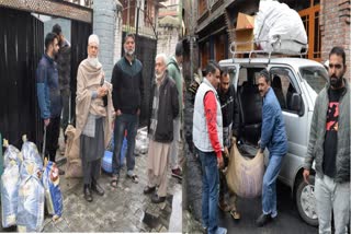 dar-ul-khair-mirwaiz-manzil-distributes-relief-among-hazratbal-fire-hit-families