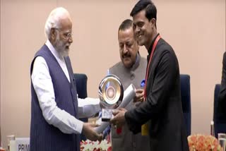 Gumla DC Sushant Gaurav honored by PM Narendra Modi on Civil Services Day