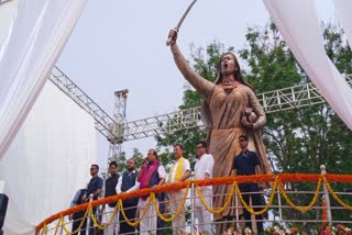 CM unveils 31 feet tall Birangana Sati Sadhana statue