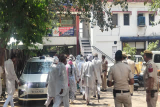 Farmers gathered at RK Puram police station