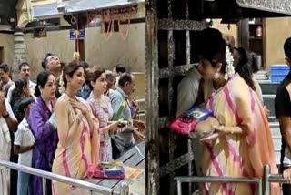 bollywood-actress-shilpa-shetty-visited-kateel-durgaparameshwari-temple