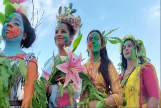 Jabalpur artists made up with flowers leaves