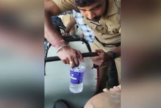 Policemen saves life of old man  bus journey kottayam  Kottayam  first aid including CPR  Police officers from Kottayam District  Police officers  യാത്രയ്‌ക്കിടെ ബസില്‍ വച്ച് ദേഹാസ്വാസ്ഥ്യം  ദേഹാസ്വാസ്ഥ്യം അനുഭവപ്പെട്ട് വയോധികന്‍  പ്രാഥമിക ശുശ്രൂഷ  ആശുപത്രിയിലെത്തിച്ച് പൊലീസുകാര്‍  വയോധികന് ഫസ്‌റ്റ് എയ്‌ഡ് നൽകി  ഫസ്‌റ്റ് എയ്‌ഡ്  കോട്ടയം  പൊലീസ്  ആശുപത്രി