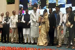 Nagam and Sankara got National Panchayat Award