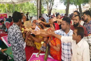 long queues in inflation relief camp in Jodhpur