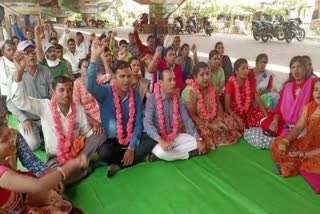 Gradual hunger strike of panchayat secretaries