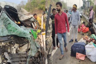 update in three died and more than twenty four injured in road accident in ramgarh