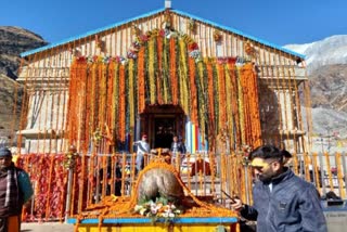 Devotees Showered With Flowers