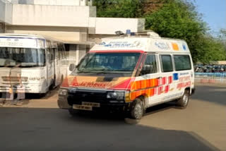 An ambulance carrying injured Bhilai steel plant workers