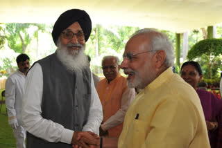 Parkash Singh Badal a colossal figure of Indian politics: PM Modi