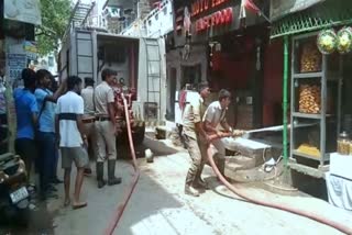 दानापुर में तीन मंजिला मकान में आग
