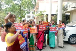 Mid-day meal workers protest in guwahati