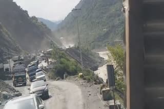 Traffic restored on Srinagar-Jammu National Highway after 10 hours