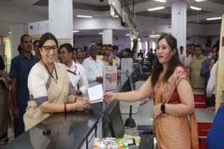 union-minister-smriti-irani-opens-mahila-samman-savings-certificate-account