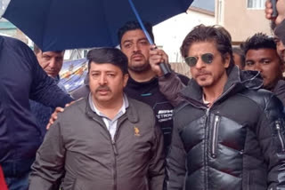 Shah Rukh Khan shoots for Dunki song with Taapsee Pannu in Kashmir, treats fans with selfies