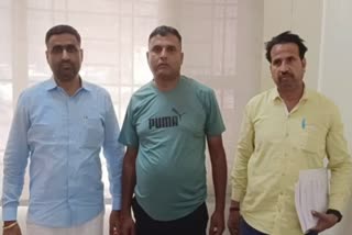 sonipat acb arrested patwari taking bribe