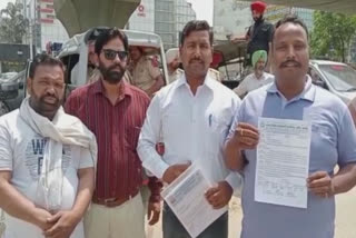 Cleaning workers surrounded the convoy of the chief minister who arrived in Ludhiana