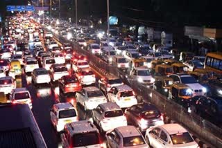 सड़क और परिवहन क्षेत्र पर बढ़ती आबादी का दबाव