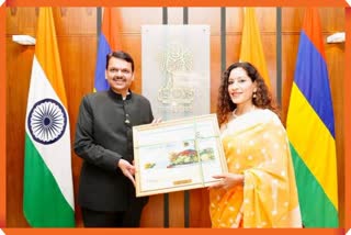 Fadnavis Appeals Mauritian Entrepreneurs