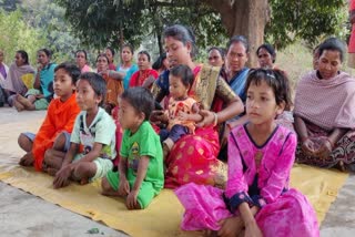 gram-sabha-and-mahila-mandal-decided-to-send-five-children-to-orphanage-in-khunti