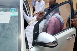 EX CM Siddaramaiah slipped while getting in the car