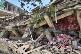 Godown collapses in Thane District, Maharashtra