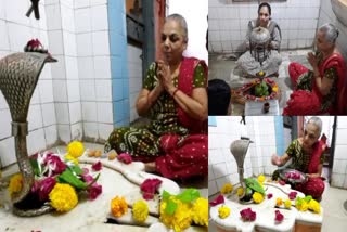 woman priest in kamnath mahadev mandir surat