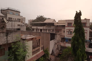 Gujarat Weather Forecast: વાતાવરણમાં અચાનક પલટો, સુરતમાં વહેલી સવારે મેઘાની એન્ટ્રી