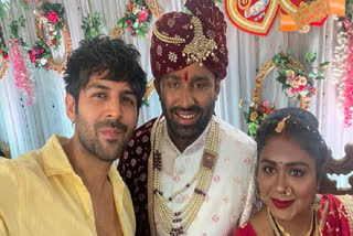 Kartik Aaryan poses with staff member at his wedding, fans say 'most humble actor'