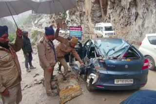 Boulders fall on Pilgrims car in Chamoli