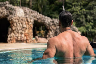 'Back to life back to reality' says Salman Khan as he shows off muscles in new pic