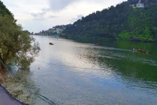 Garbage in Naini Lake