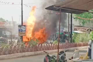 MP Khargone Van caught fire