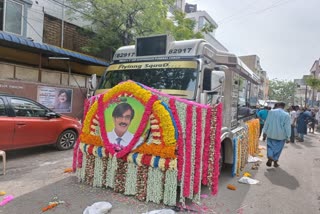 RIP Manobala: மனோபாலாவின் இறுதிச் சடங்கில் மவுனமாகும் தமிழ் சினிமா