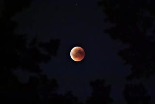 Lunar Eclipse 2023 : આવતીકાલે ભારતમાં ચંદ્રગ્રહણ નહી દેખાય છતાં આ રાશીના લોકોમાં માટે ગ્રહણ સારુ