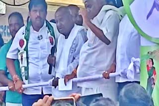HD Deve Gowda campaigned for the JDS candidate.