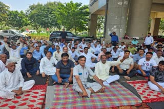 Protest of farmers continues on Greater Noida