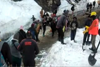 Snow removed from Kedarnath walking path, pilgrims resume yatra