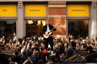 Ed Sheeran surprises fans, performs impromptu on top of car in New York, twitter reacts
