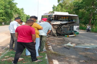 HRTC bus going from Una to Rupnagar collided with a tractor trolley, the cause was a stray animal.