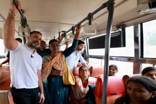 രാഹുല്‍ ഗാന്ധിയുടെ ബസ് യാത്ര  Rahul Gandhi s bus journey in Karnataka  Karnataka news updates  latest news in Karnataka  Rahul Gandhi news updates  latest news of Rahul Gandhi  കര്‍ണാടകയില്‍ ബസ് യാത്ര  കണ്ടും കേട്ടും ചോദിച്ചറിഞ്ഞും പ്രചാരണം  രാഹുല്‍ ഗാന്ധി  വീഡിയോ വൈറല്‍  കോണ്‍ഗ്രസ് നേതാവ് രാഹുല്‍ ഗാന്ധി  രാഹുല്‍ ഗാന്ധി വാര്‍ത്തകള്‍  നിയമസഭ തെരഞ്ഞെടുപ്പ്  കഫേ കോഫി ഡേ