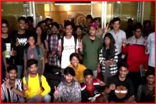 Maharashtra students Reach Mumbai