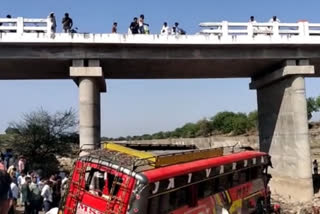 bus falls off bridge in MP