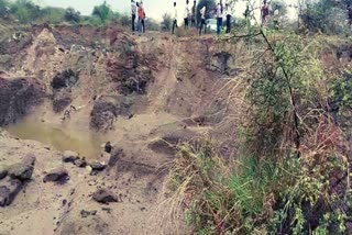 demand-strict-action-against-land-mafia-mining-in-gauchar-in-bambhaniya-village-of-amreli